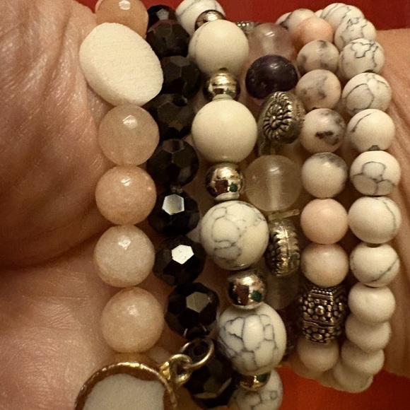 ✨ 6-Piece Multi-Color Beaded Stretch Bracelet Set ✨ - Picture 4 of 5